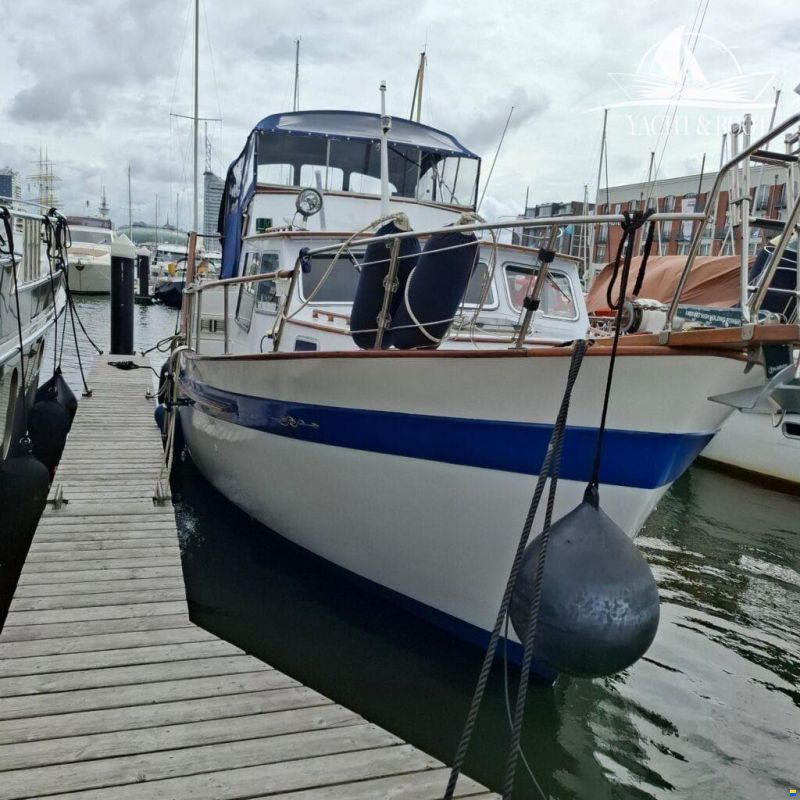 Gladstone Lyall & Co Aquila Queen Trawle