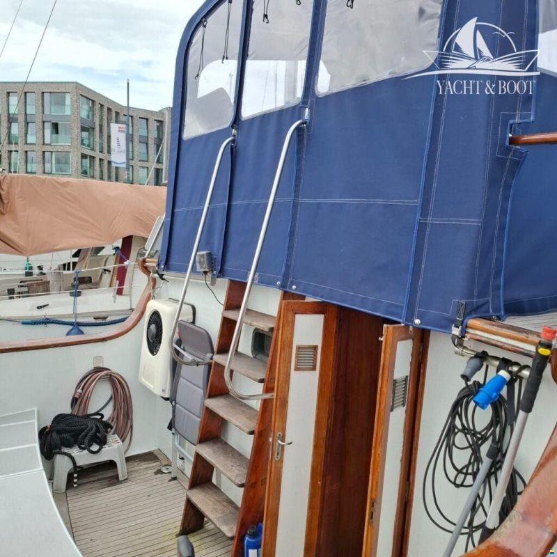 Gladstone Lyall & Co Aquila Queen Trawle