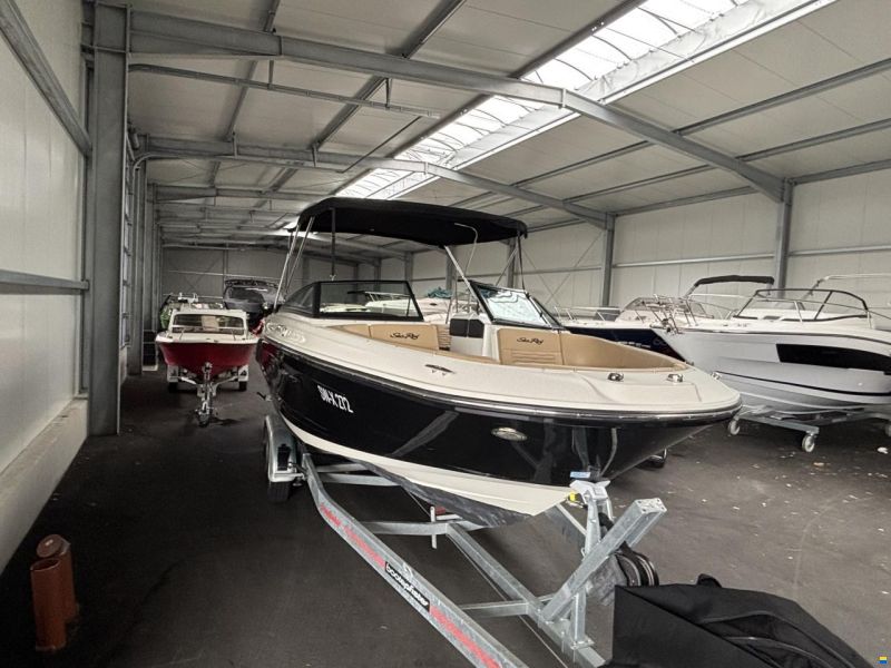 Sea Ray 230 SPXE