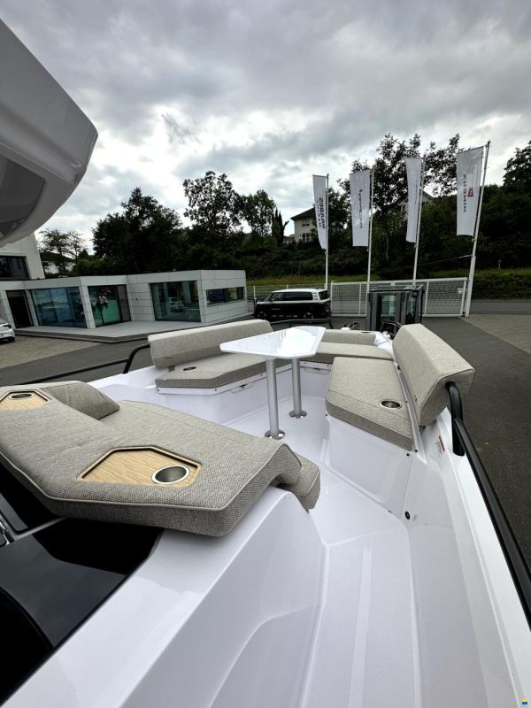 Axopar 29 Cross Cabin