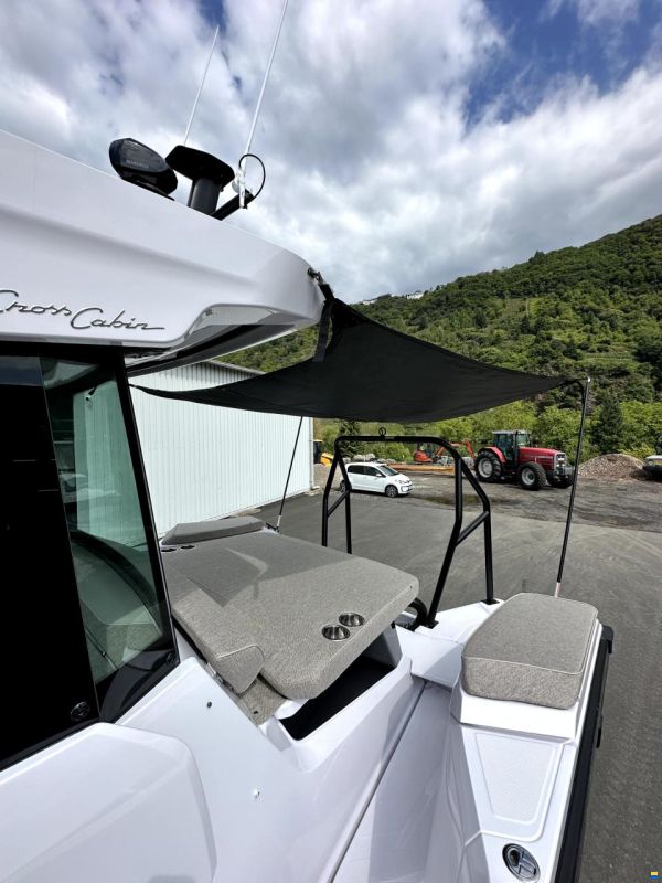 Axopar 29 Cross Cabin