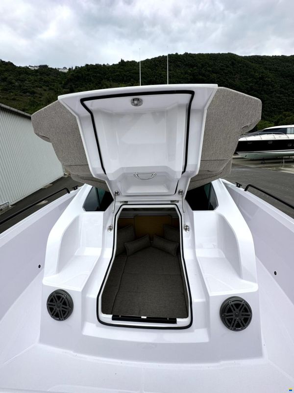 Axopar 29 Cross Cabin