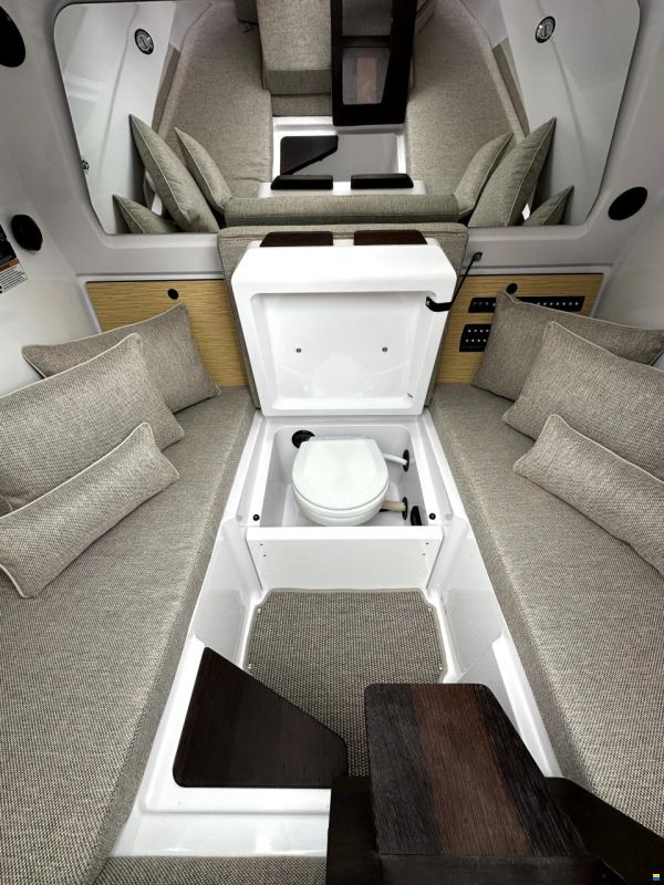 Axopar 29 Cross Cabin