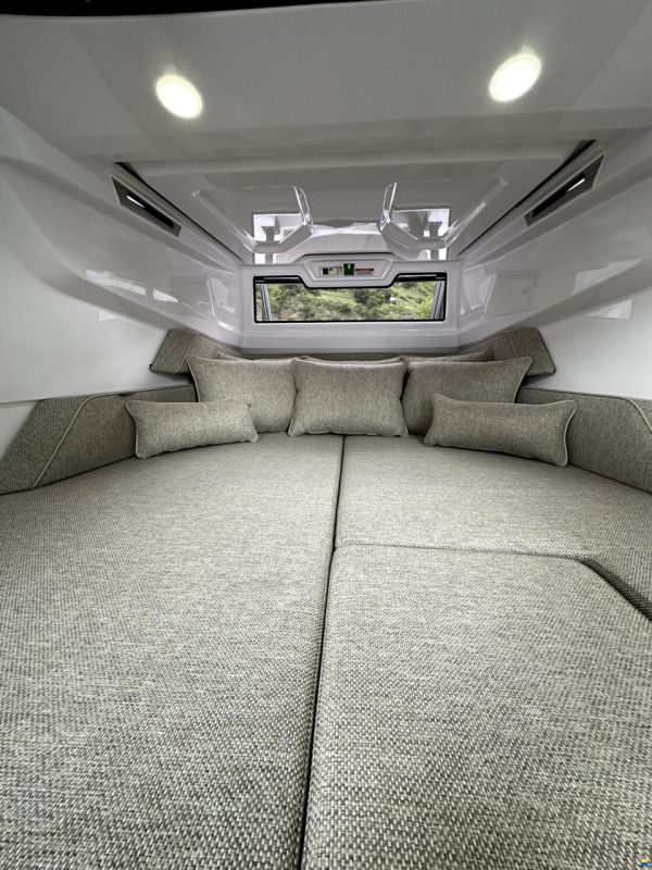 Axopar 29 Cross Cabin