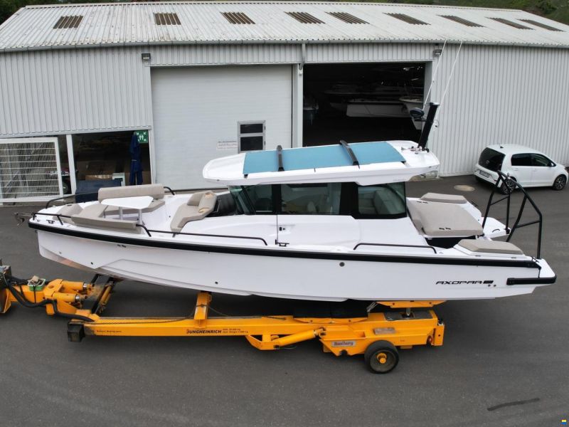 Axopar 29 Cross Cabin