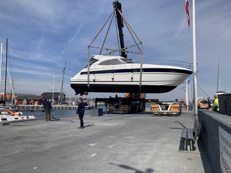Bavaria 42 HT