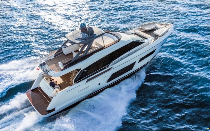 Ferretti 670 fly