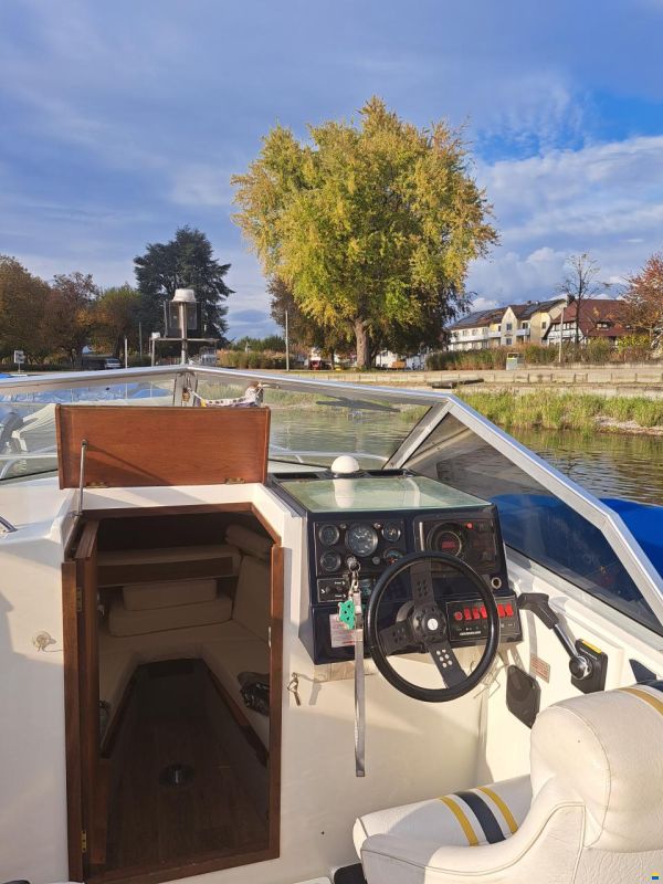 Fairline Weekend 21
