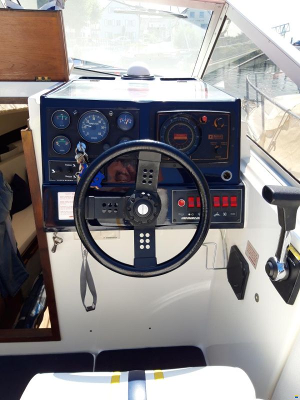 Fairline Weekend 21