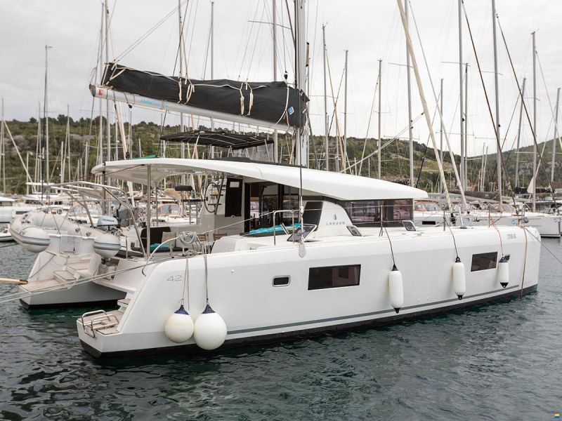 Lagoon 42