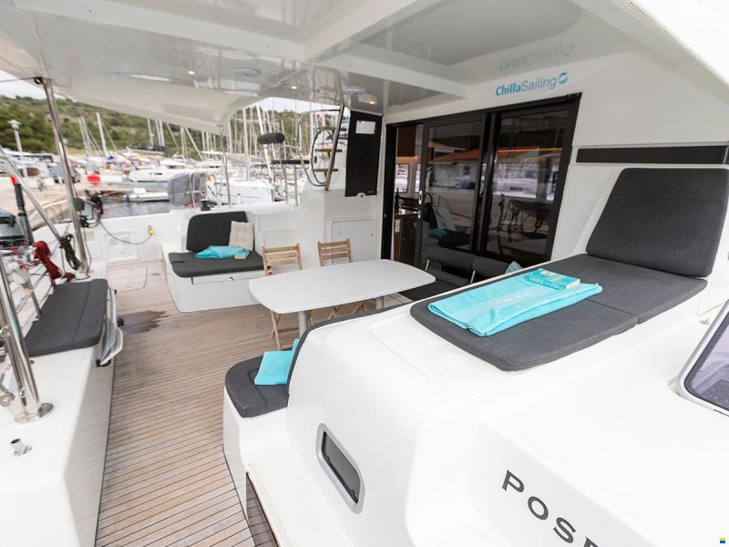 Lagoon 42