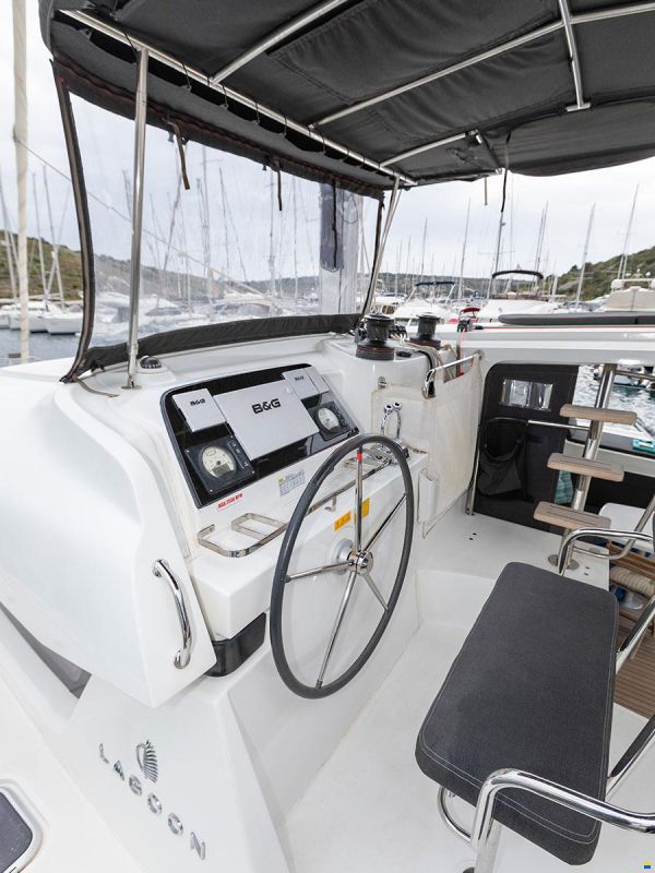 Lagoon 42