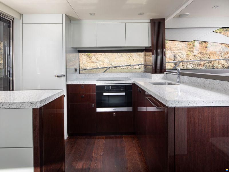 Sunseeker Manhattan 66