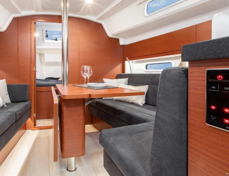 Hanse 348