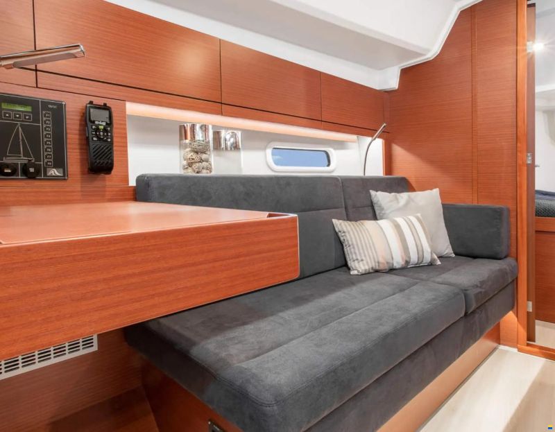 Hanse 348