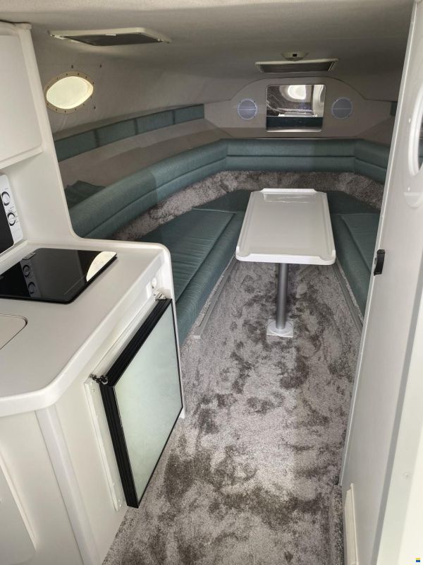 Rinker Fiesta Vee 265