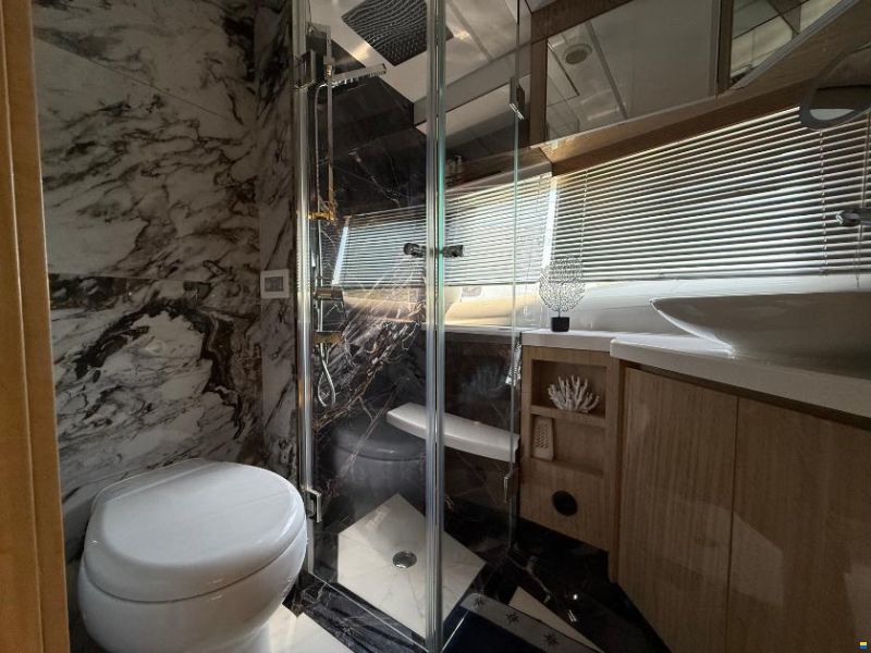 Galeon 700 Sky
