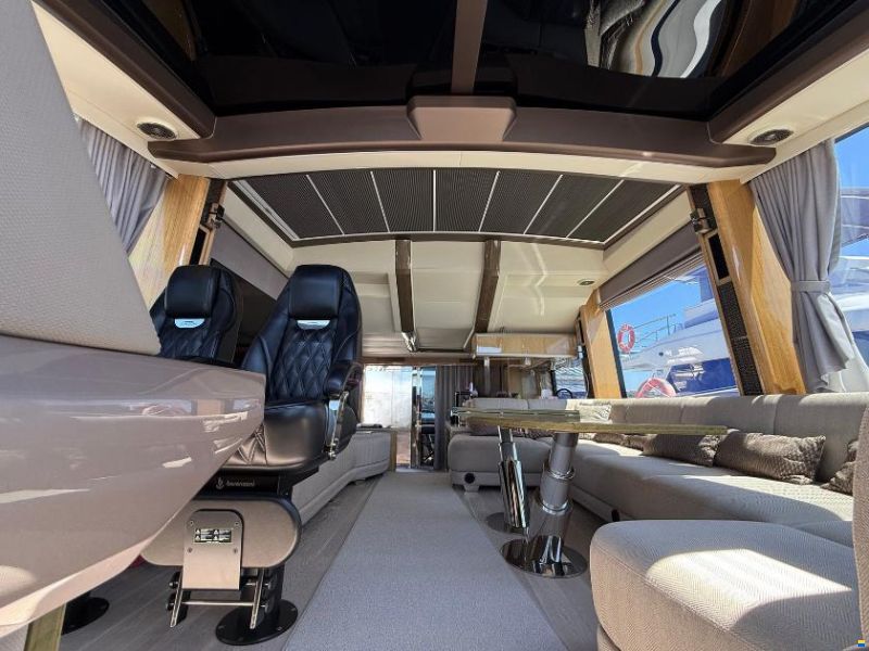 Galeon 700 Sky