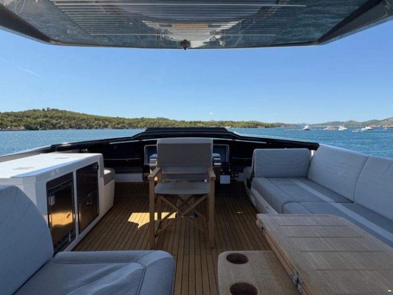 Galeon 700 Sky