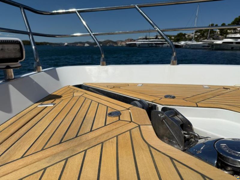 Galeon 700 Sky