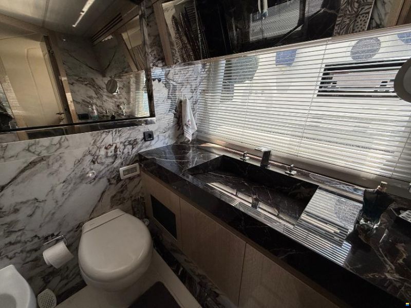 Galeon 700 Sky