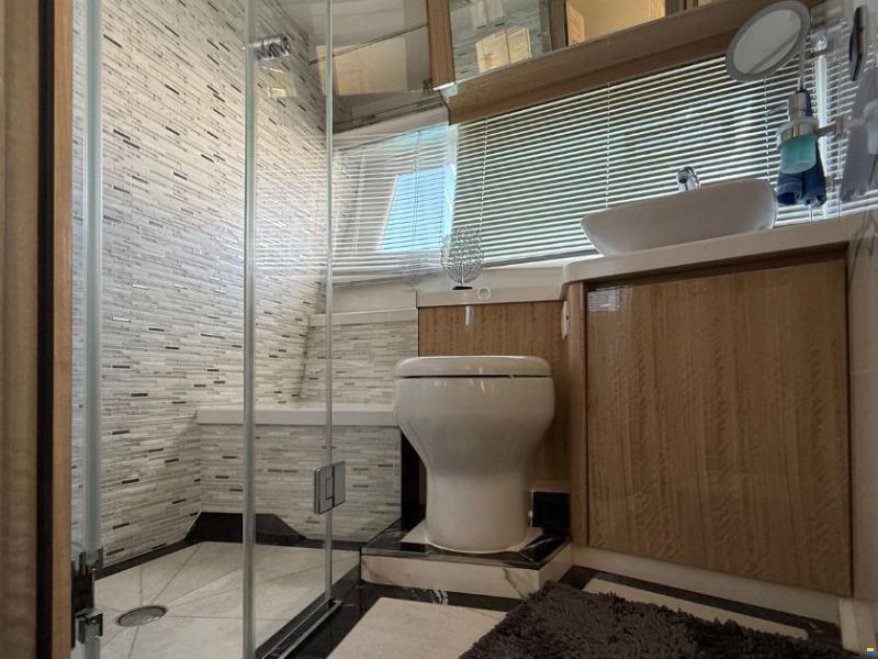 Galeon 700 Sky