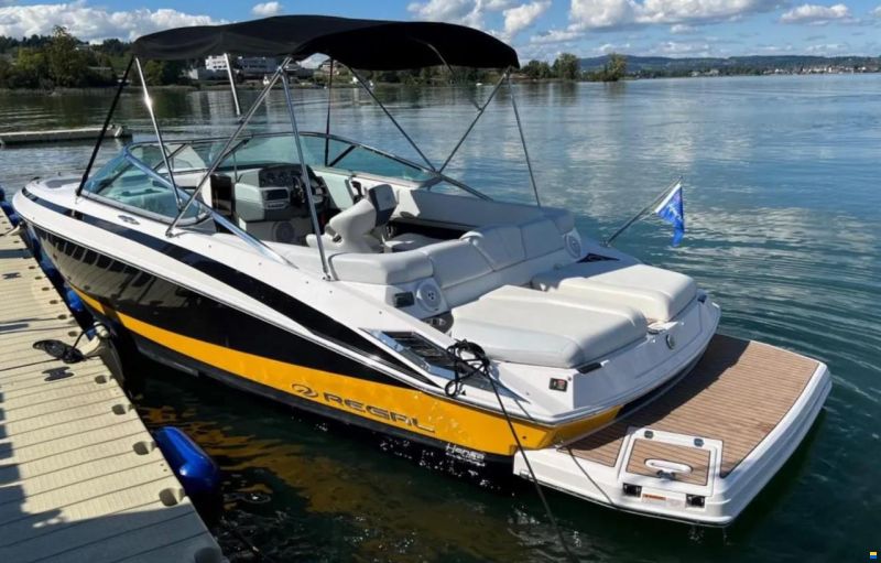 Regal 2300 Bowrider