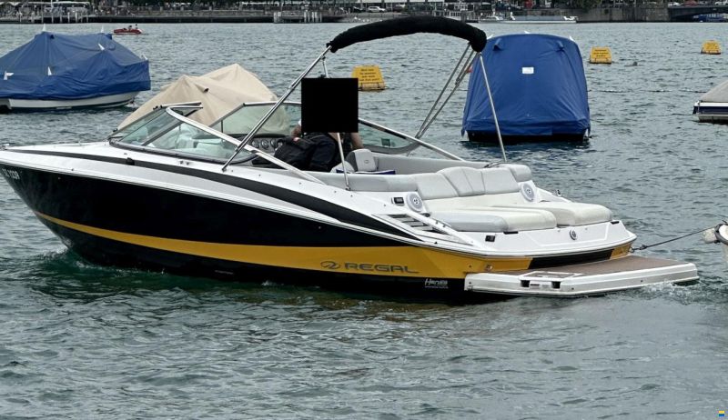Regal 2300 Bowrider