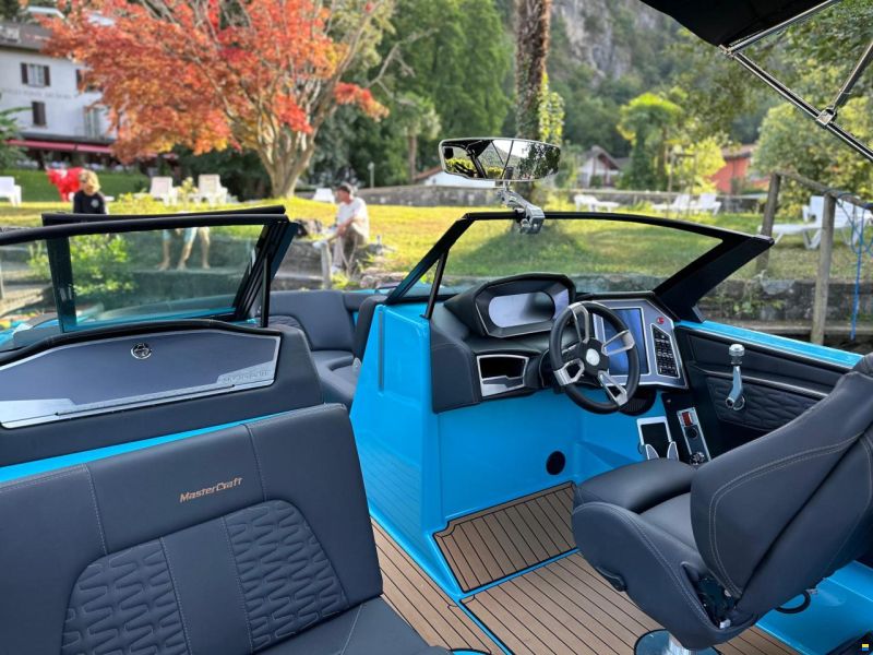 MasterCraft X22 Wakeboard & Wakesurf