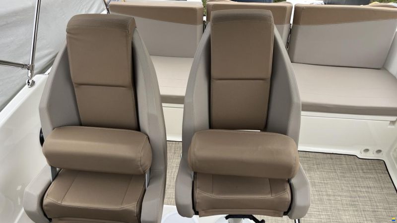 Quicksilver 675 Sundeck