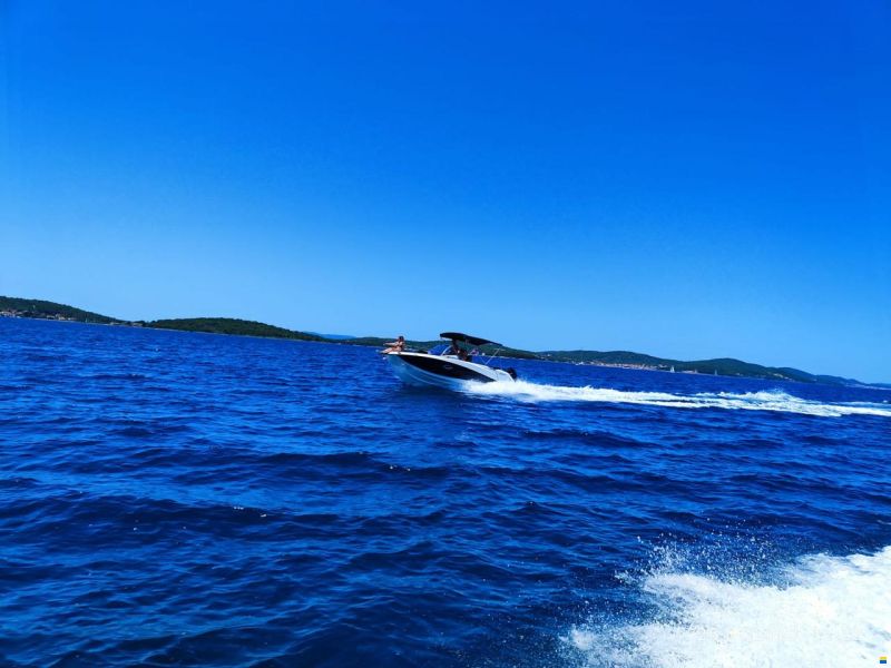 Quicksilver 675 Sundeck