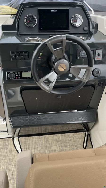 Quicksilver 675 Sundeck