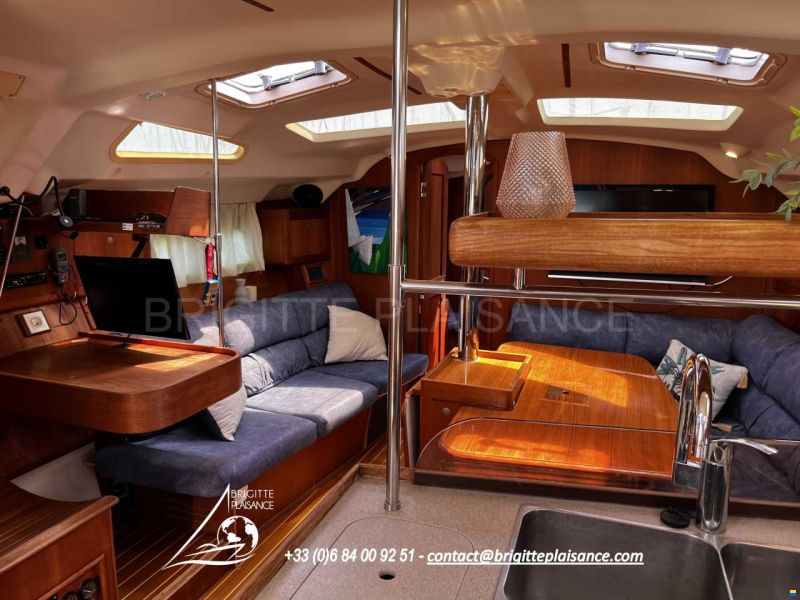 Hunter Marine 410