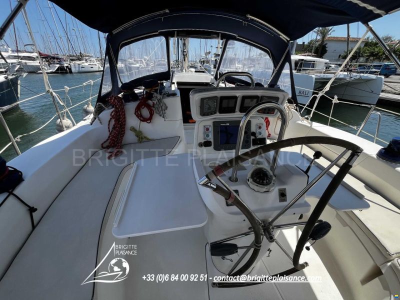 Hunter Marine 410