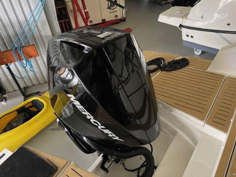 Quicksilver 755 Cruiser med F175 Mercury