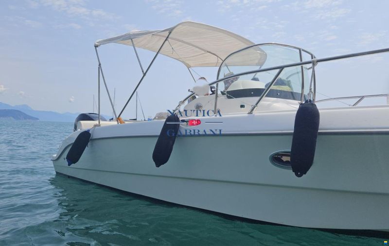 Sessa Key Largo 25 WA