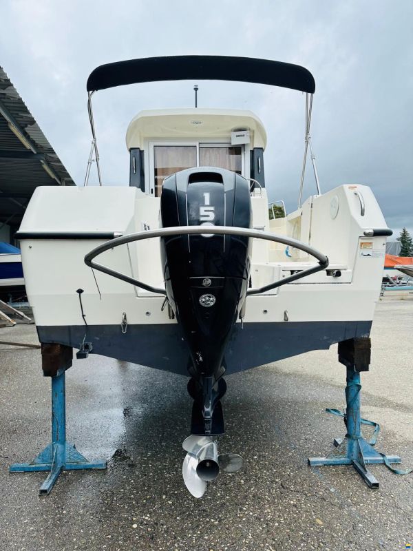 Quicksilver Pilothouse 675
