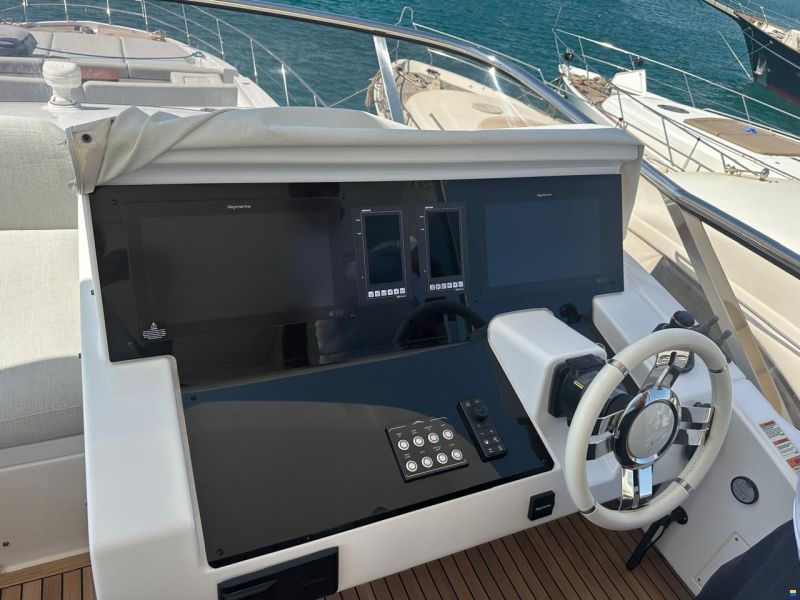 Azimut Flybridge 72