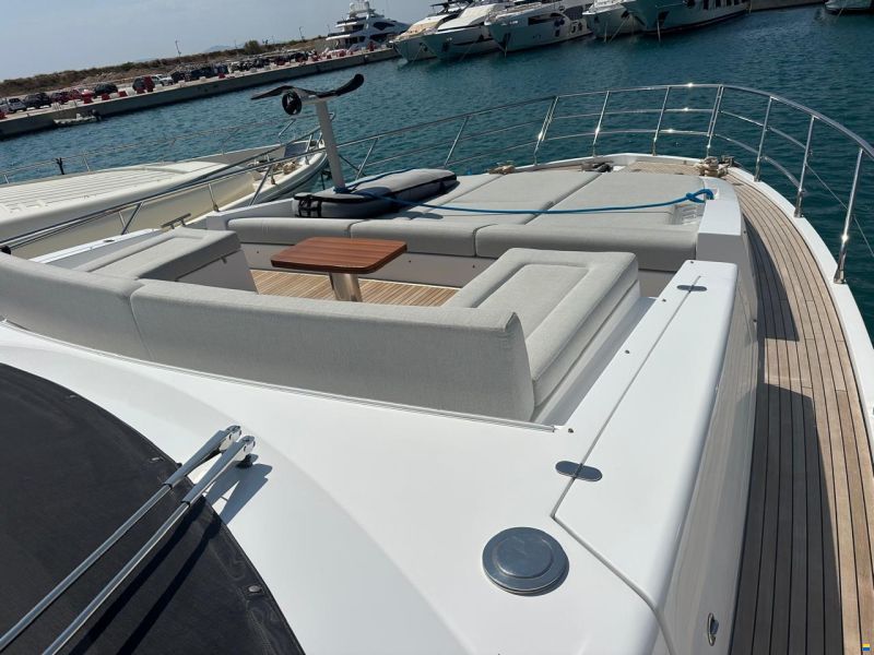 Azimut Flybridge 72