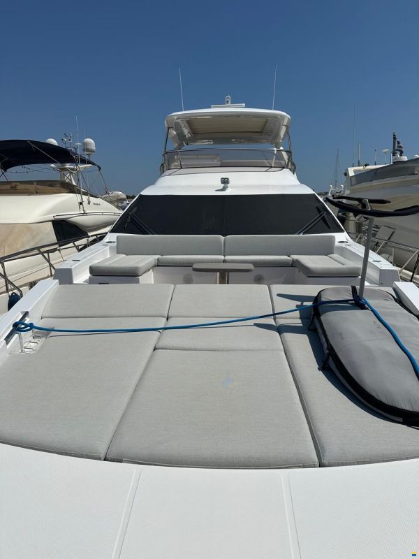 Azimut Flybridge 72