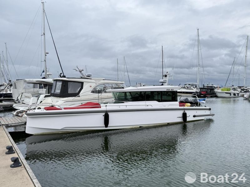 Axopar 37 XC Cross Cabin