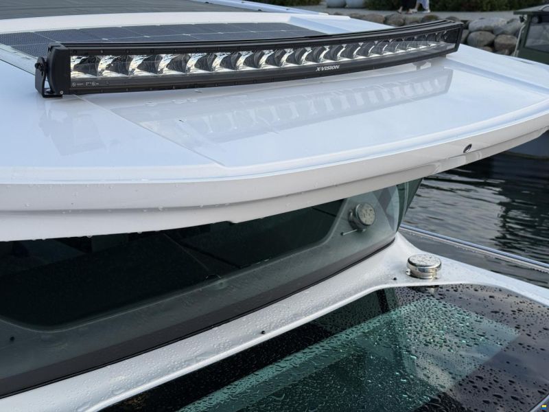 Axopar 37 XC Cross Cabin