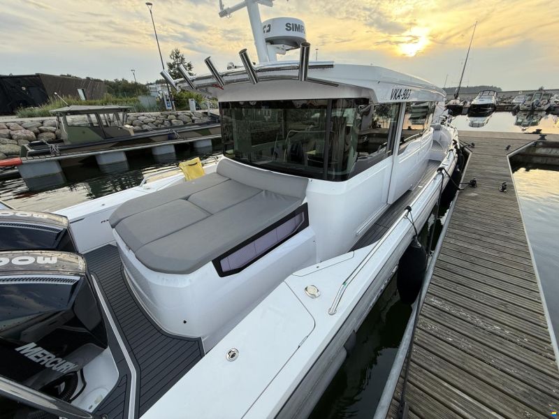 Axopar 37 XC Cross Cabin