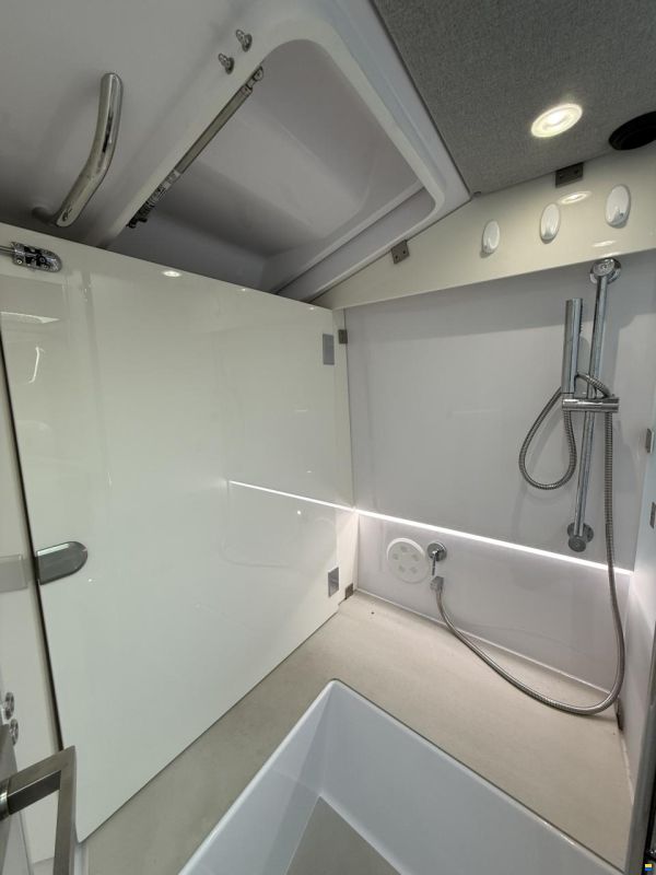 Axopar 37 XC Cross Cabin