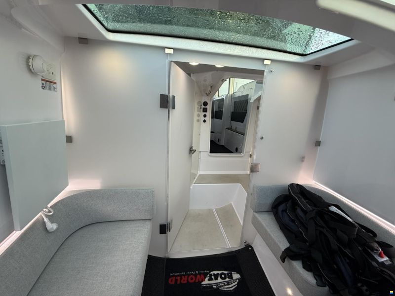 Axopar 37 XC Cross Cabin