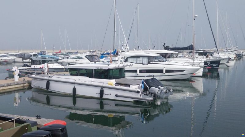 Axopar 37 XC Cross Cabin