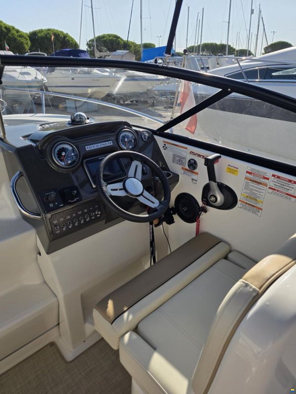 Bayliner 742CU