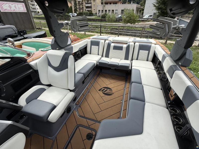 Malibu 23 LSV