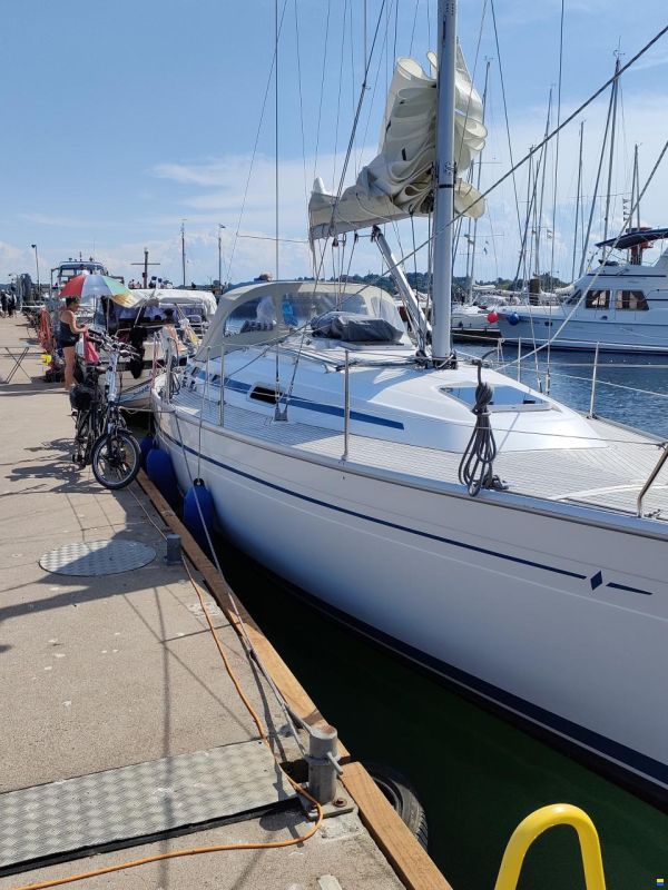 Bavaria 37