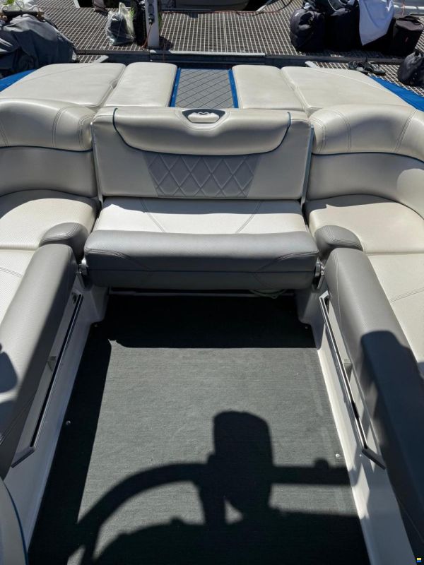 MasterCraft X10